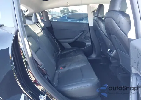 2023 Tesla Model Y Awd/Long Range Dual Motor All-Wheel Drive z USA, uszkodzony, nr VIN 7SAYGDEE5PA106076